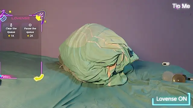 Snapshot of Dante_Bear_ chatting on November 3, 8:15 am Dante Bear online show from November 3, 8:15 am