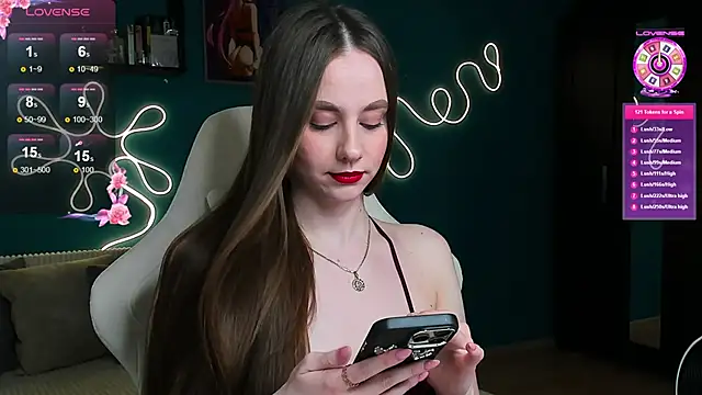 katie taylorr online show from November 14, 10:29 pm