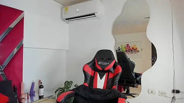 Milanxht online show from March 9, 1:35 am