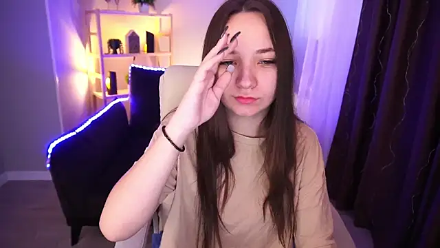 ElysLunar online show from January 8, 7:03 am