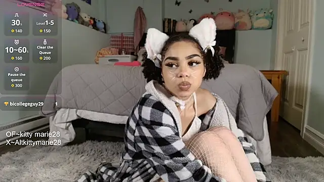 Snapshot of kittymarie28 chatting on October 5, 2:32 am kittymarie28 online show from October 5, 2:32 am