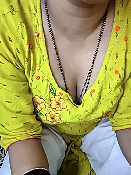 Snapshot of kaveerpooja947 chatting on October 31, 5:14 pm kaveerpooja947 online show from October 31, 5:14 pm