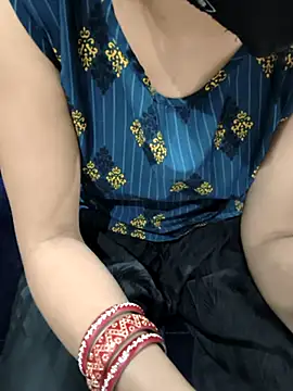 Snapshot of kaveerpooja947 chatting on April 16, 4:52 pm kaveerpooja947 online show from April 16, 4:52 pm