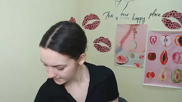  SusieSu  online show from February 13, 7:35 am