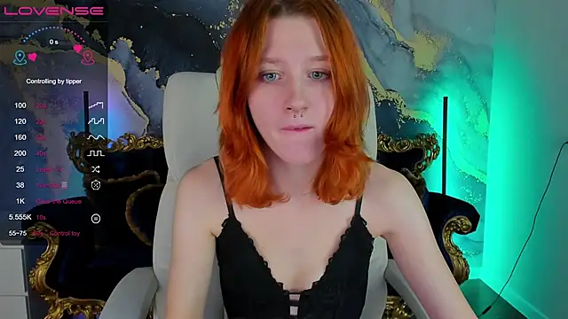 Snapshot of MagicLilu chatting on December 7, 9:00 pm MagicLilu online show from December 7, 9:00 pm