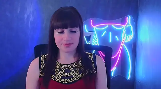 Snapshot of Violla_My chatting on February 8, 9:35 am Violla My online show from February 8, 9:35 am