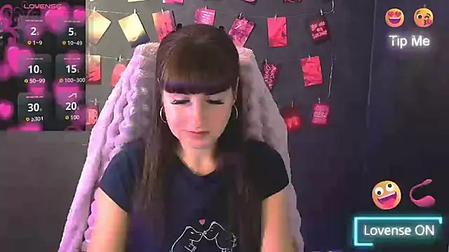 Snapshot of Violla_My chatting on October 16, 5:52 am Violla My online show from October 16, 5:52 am