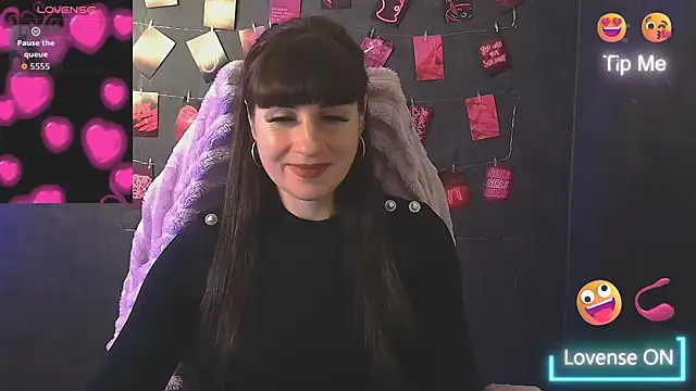 Snapshot of Violla_My chatting on October 18, 5:43 am Violla My online show from October 18, 5:43 am