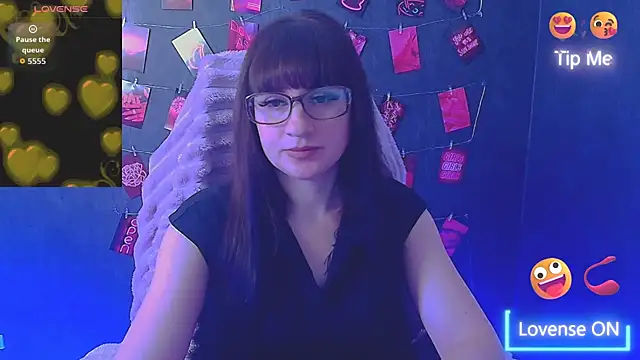 Snapshot of Violla_My chatting on March 7, 6:43 am Violla My online show from March 7, 6:43 am