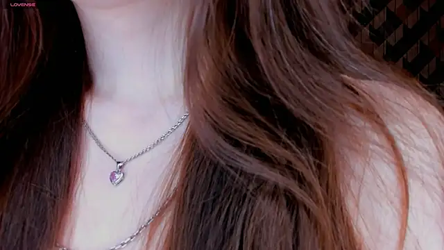 EvaBradley online show from January 2, 3:40 pm