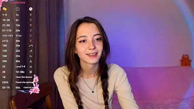 EvaBradley online show from September 16, 6:31 pm