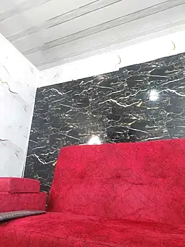 crislingery dolli online show from March 11, 1:01 pm