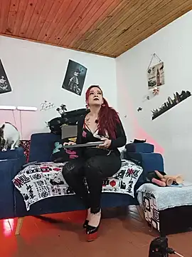 keila j online show from July 3, 10:21 am
