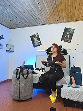 keila j online show from July 25, 10:57 am