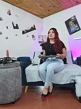 keila j online show from July 31, 10:03 am