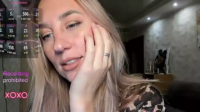 Snapshot of lady_Nati chatting on November 9, 3:43 pm lady Nati online show from November 9, 3:43 pm