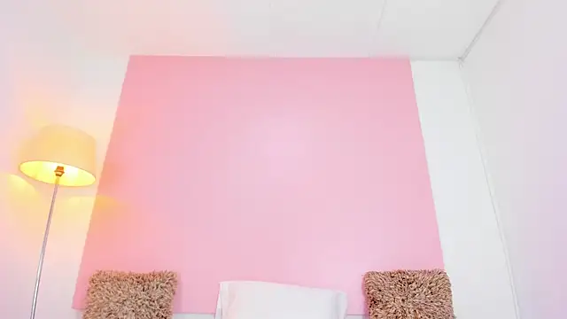 Snapshot of andyylove_jk chatting on February 6, 1:03 pm andyylove jk online show from February 6, 1:03 pm