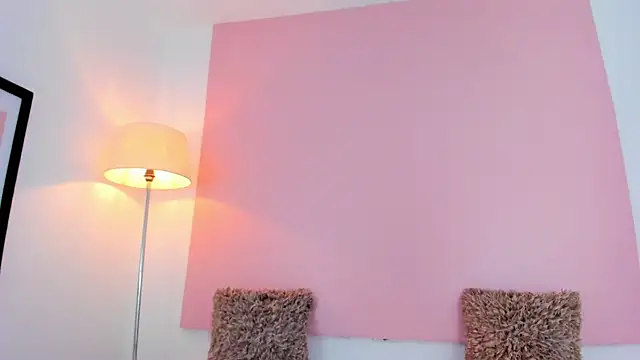 Snapshot of andyylove_jk chatting on February 14, 1:19 pm andyylove jk online show from February 14, 1:19 pm