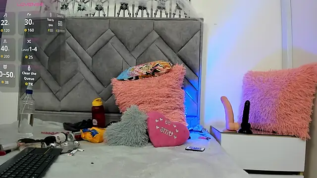 Snapshot of alicee_18 chatting on September 26, 1:48 pm alicee 18 online show from September 26, 1:48 pm