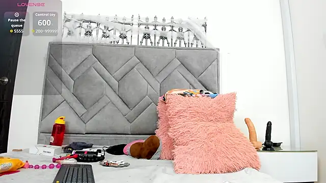 Snapshot of alicee_18 chatting on September 29, 1:49 pm alicee 18 online show from September 29, 1:49 pm