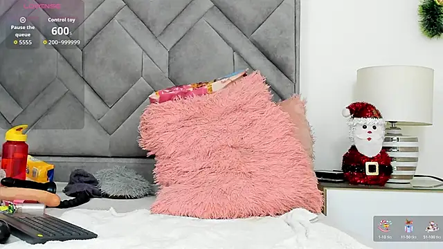 Snapshot of alicee_18 chatting on November 20, 1:55 pm alicee 18 online show from November 20, 1:55 pm