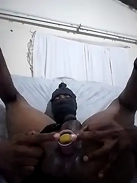 hugecrksam online show from March 7, 7:55 pm