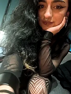 Lila Desiree online show from December 19, 1:12 am