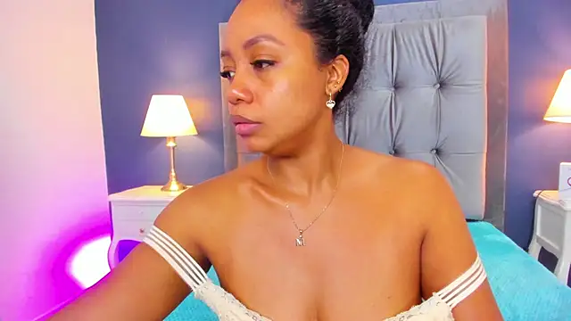 Snapshot of Kamila-Kane chatting on February 6, 7:40 pm Kamila-Kane online show from February 6, 7:40 pm