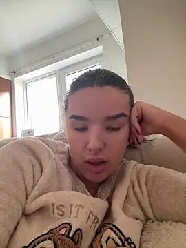 maisiesmithx online show from January 6, 1:52 pm