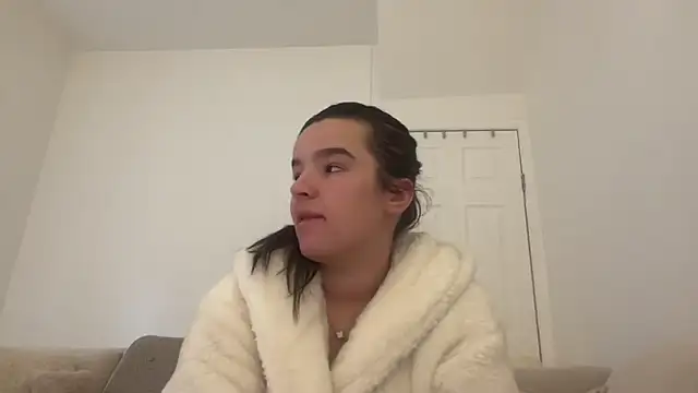 maisiesmithx online show from January 23, 4:15 pm