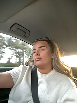 maisiesmithx online show from October 27, 4:22 pm