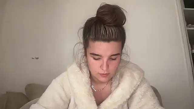 maisiesmithx online show from October 31, 11:55 am