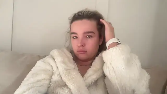 maisiesmithx online show from November 17, 10:21 am