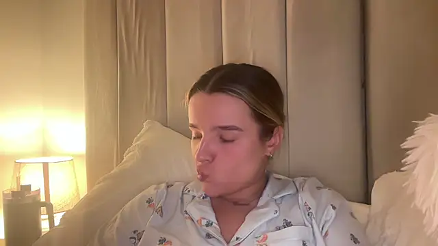 maisiesmithx online show from July 5, 2:40 am