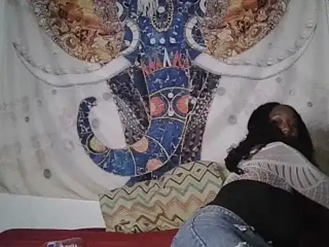 Snapshot of topteirchcoclate chatting on February 9, 1:03 pm topteirchcoclate online show from February 9, 1:03 pm