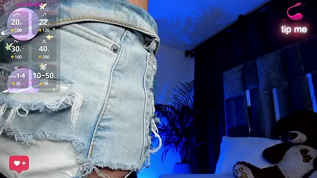 Snapshot of sue___0 chatting on December 7, 5:37 am sue 0 online show from December 7, 5:37 am