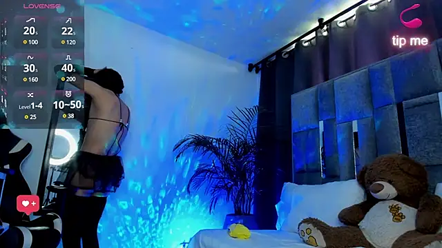 Snapshot of sue___0 chatting on December 15, 2:16 pm sue 0 online show from December 15, 2:16 pm