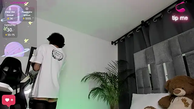 Snapshot of sue___0 chatting on December 28, 11:59 pm sue 0 online show from December 28, 11:59 pm