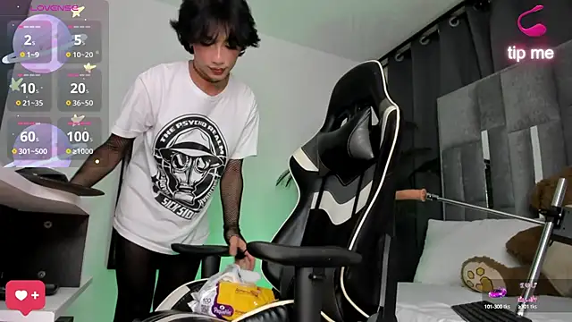 Snapshot of sue___0 chatting on December 29, 3:00 am sue 0 online show from December 29, 3:00 am