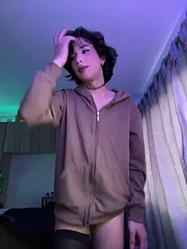 Snapshot of sue___0 chatting on February 18, 9:09 pm sue 0 online show from February 18, 9:09 pm