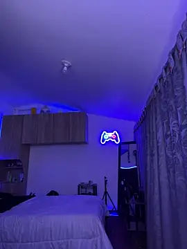 Snapshot of sue___0 chatting on March 12, 11:22 pm sue 0 online show from March 12, 11:22 pm