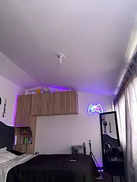 Snapshot of sue___0 chatting on March 20, 6:53 pm sue 0 online show from March 20, 6:53 pm