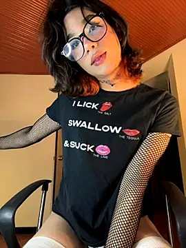 Snapshot of sue___0 chatting on September 14, 5:17 am sue 0 online show from September 14, 5:17 am