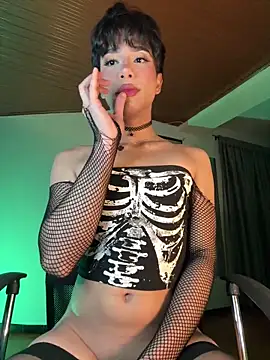 Snapshot of sue___0 chatting on November 21, 1:26 am sue 0 online show from November 21, 1:26 am