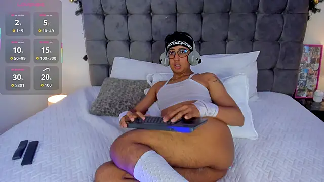 Dark hairy  online show from January 18, 2:10 pm