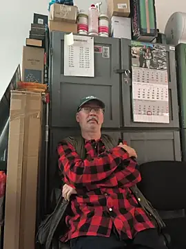 loverboyxxx69 online show from March 6, 10:45 am