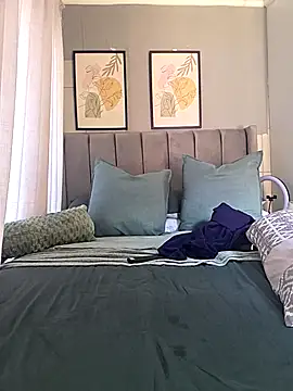 Snapshot of Zee_Online chatting on November 13, 9:30 am Zee Online online show from November 13, 9:30 am