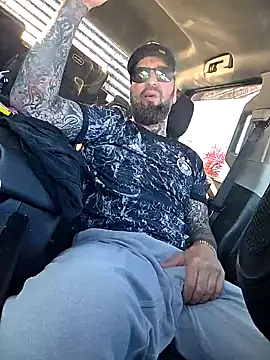 Beardedtattood online show from October 20, 1:44 pm