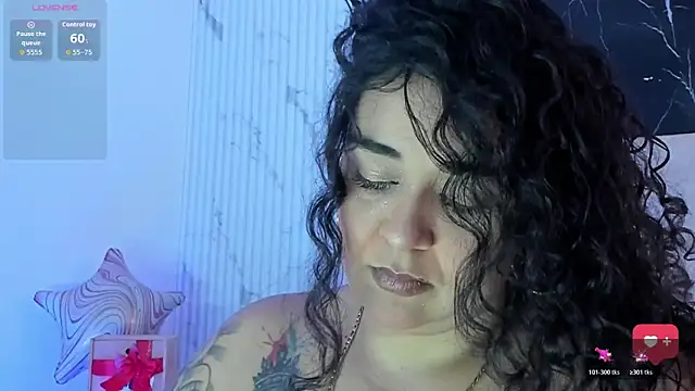 Reginavegaa online show from May 23, 11:36 am