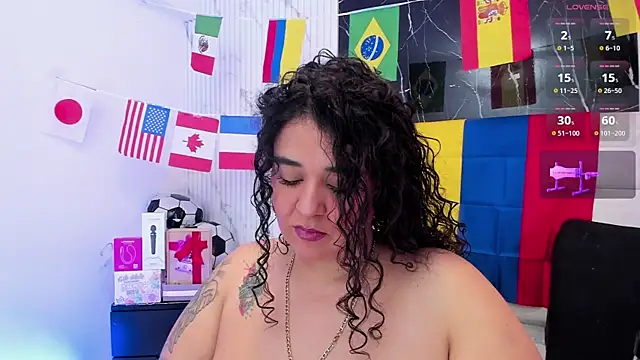 Reginavegaa online show from June 23, 8:12 am